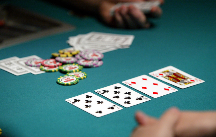 Покер правила и комбинации за начинаещи